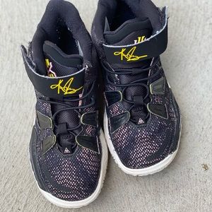 Nike Kyrie 7 Color - black / white / arctic punch (pink)- kids Size 12.5 C